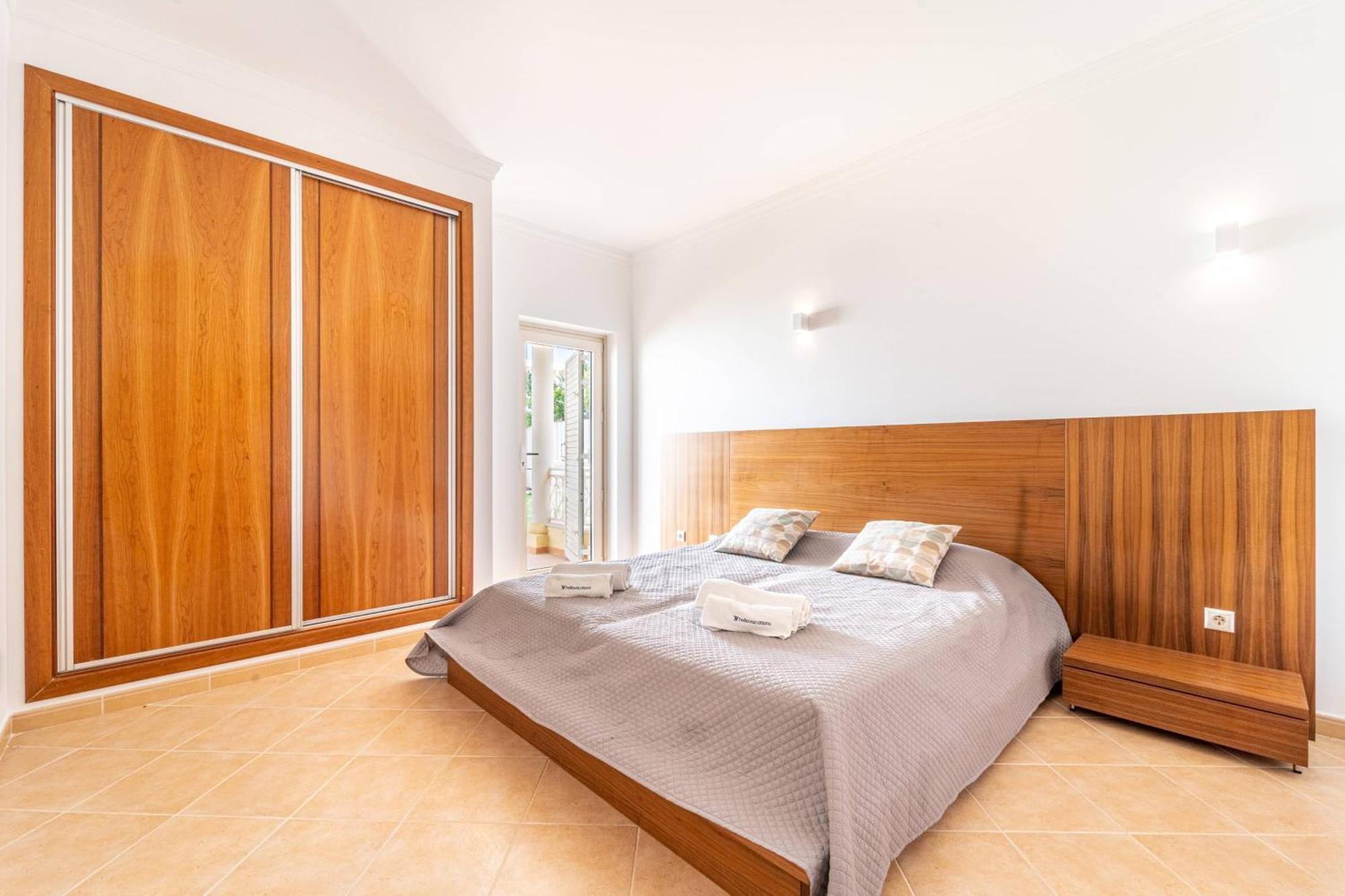 Villa Ribeiro By Hellovacations アルブフェイラ エクステリア 写真