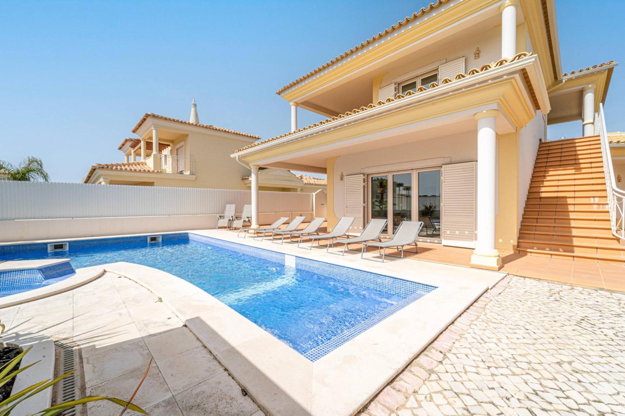 Villa Ribeiro By Hellovacations アルブフェイラ エクステリア 写真